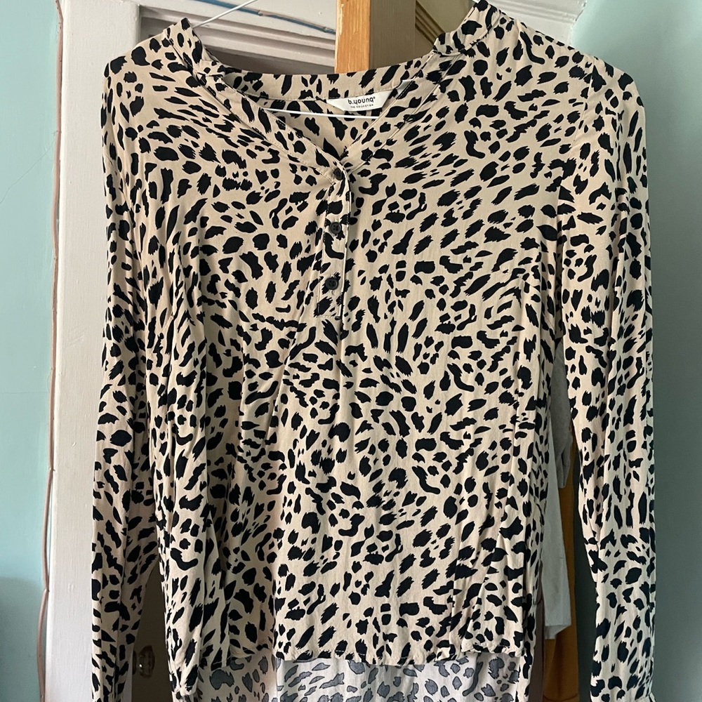 Chic Animal Print Long Sleeve Blouse